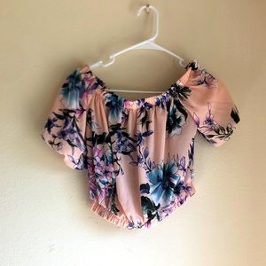 Top from FOREVER 21 flower design size medium in kids in good use